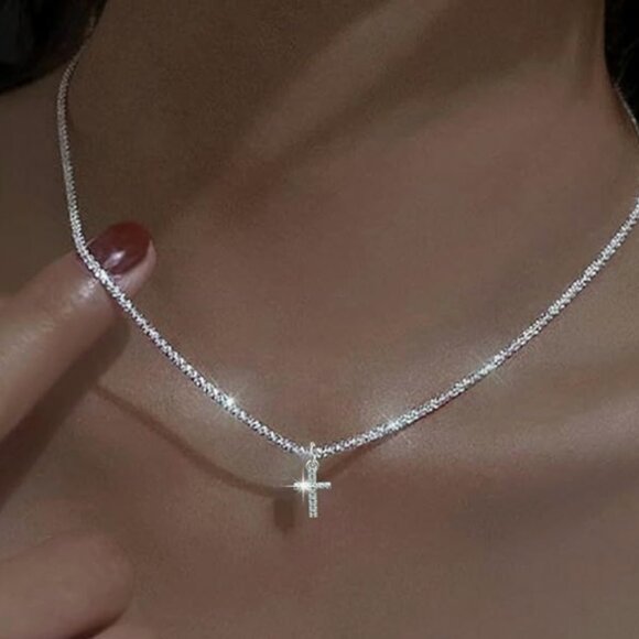 NEW! Rhinestone Cross Necklace - Picture 3 of 6